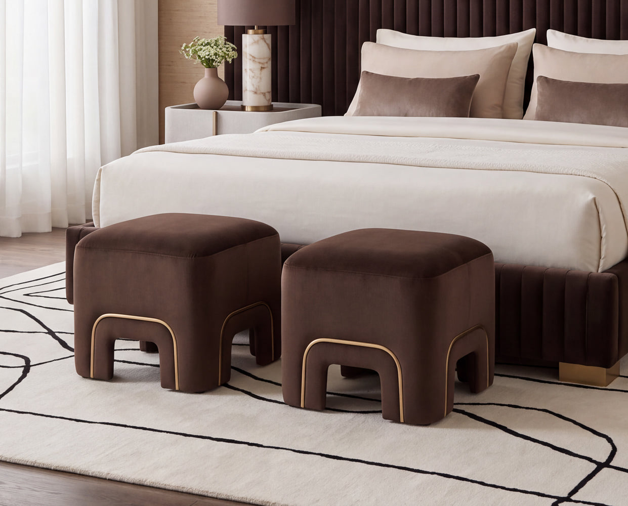 Barnum Stool