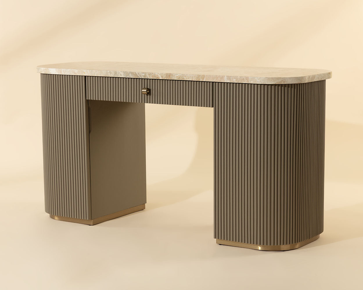 Cataldi Desk