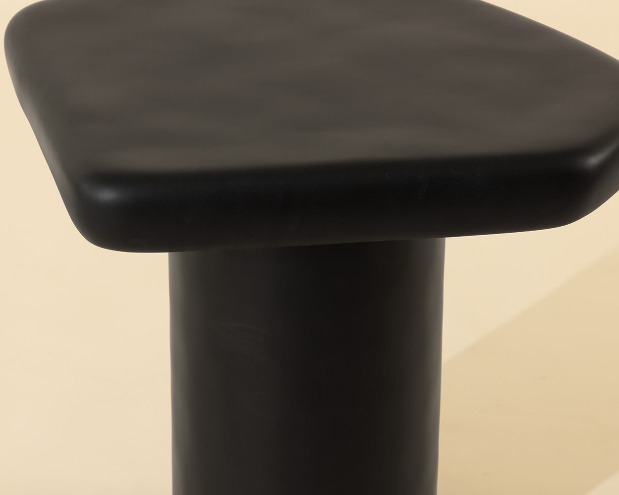 Detti End Table