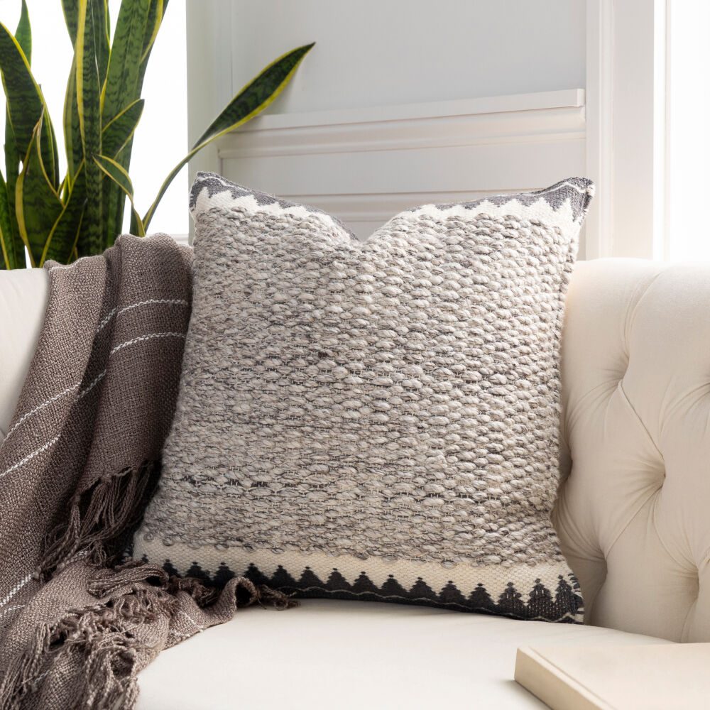 Faroe Lumbar Pillow