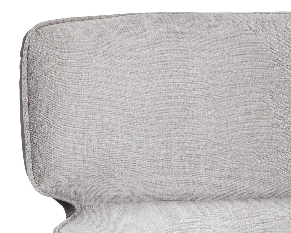 Maximus Lounge Chair