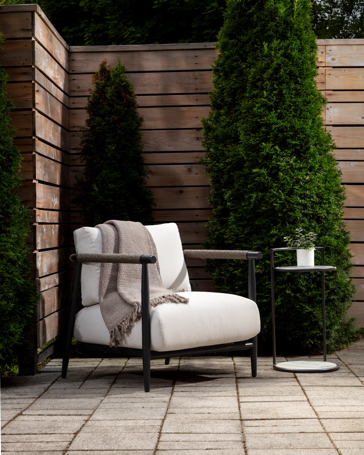 Muros Lounge Chair - Black