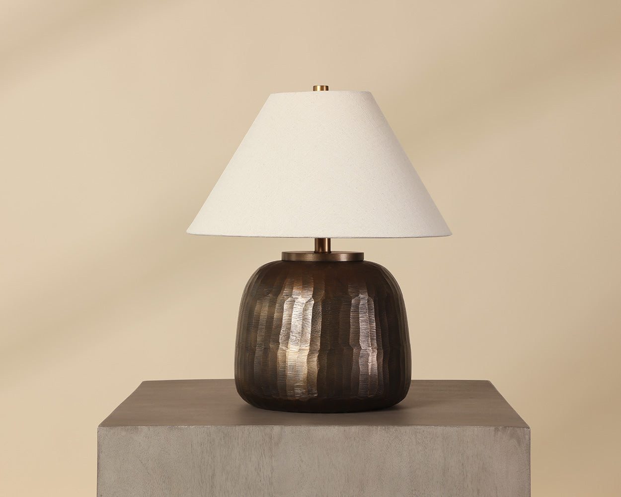 Pradiva Table Lamp