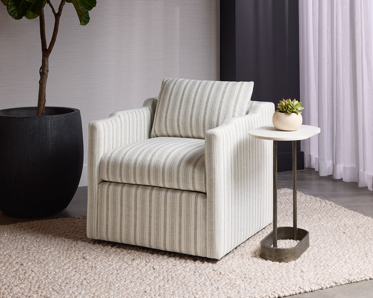 Roosevelt Swivel Lounge Chair