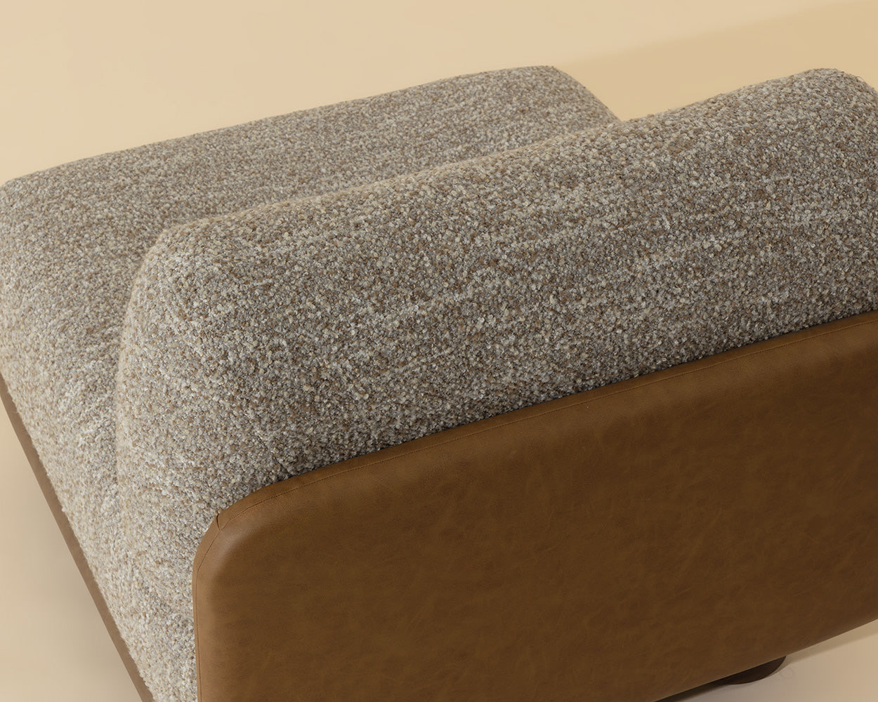 Tomo Lounge Chair