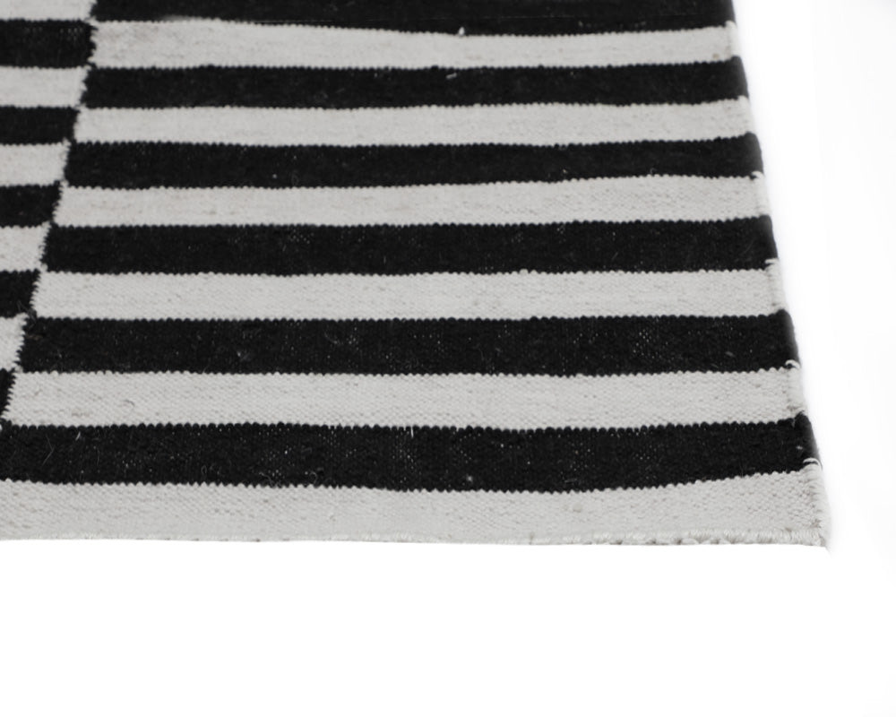 Zigby Hand-woven Rug