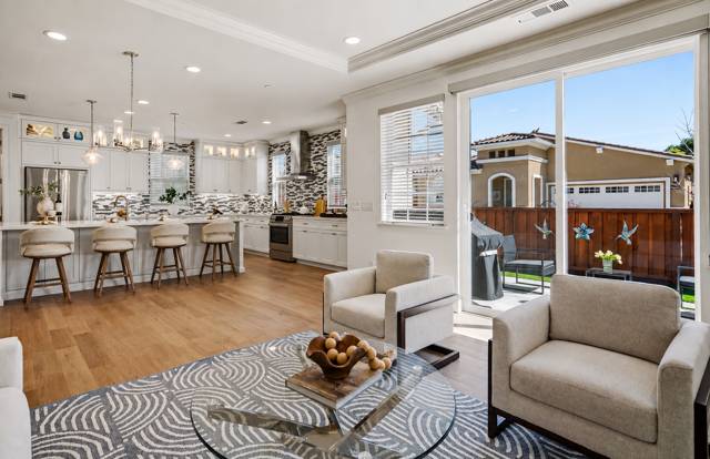 Professionally staged interior, photo 19 of 42