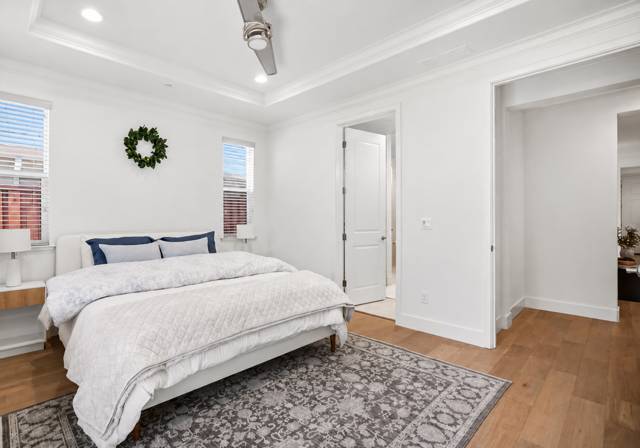 Professionally staged interior, photo 23 of 42