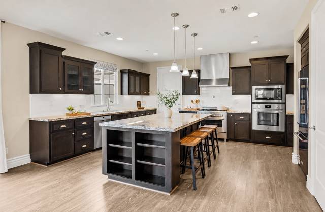 Professionally staged interior, photo 39 of 42