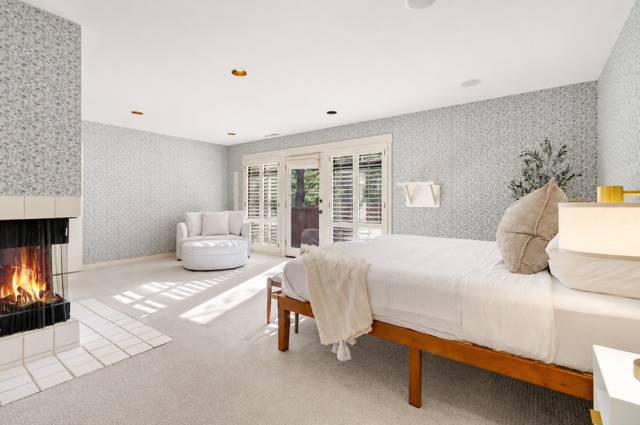 Professionally staged interior, photo 50 of 58