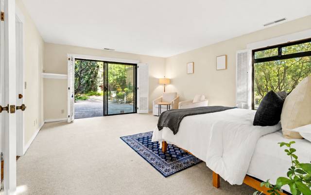 Professionally staged interior, photo 51 of 58