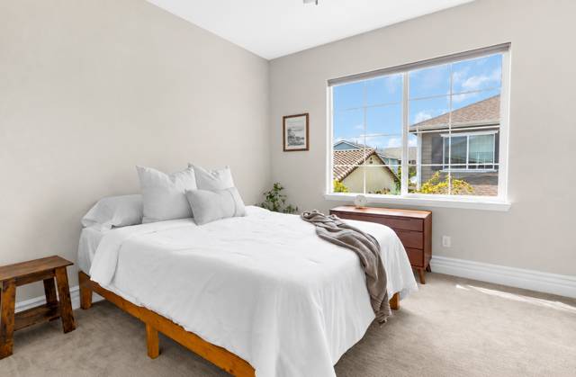 Professionally staged interior, photo 54 of 58